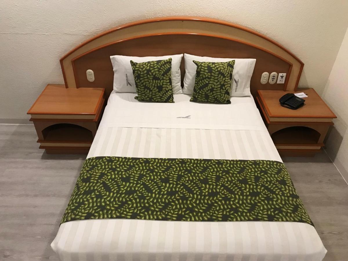 Hotel Aeropuerto Мексико Сити Екстериор снимка